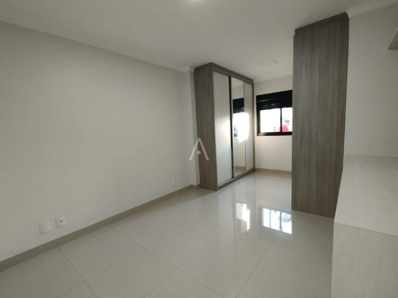 Casa Residencial para à venda no Bairro SANTA FELICIDADE em CASCAVEL: 