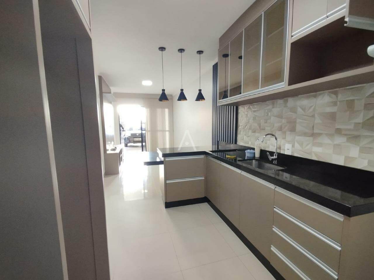 Casa Residencial para à venda no Bairro SANTA FELICIDADE em CASCAVEL: 