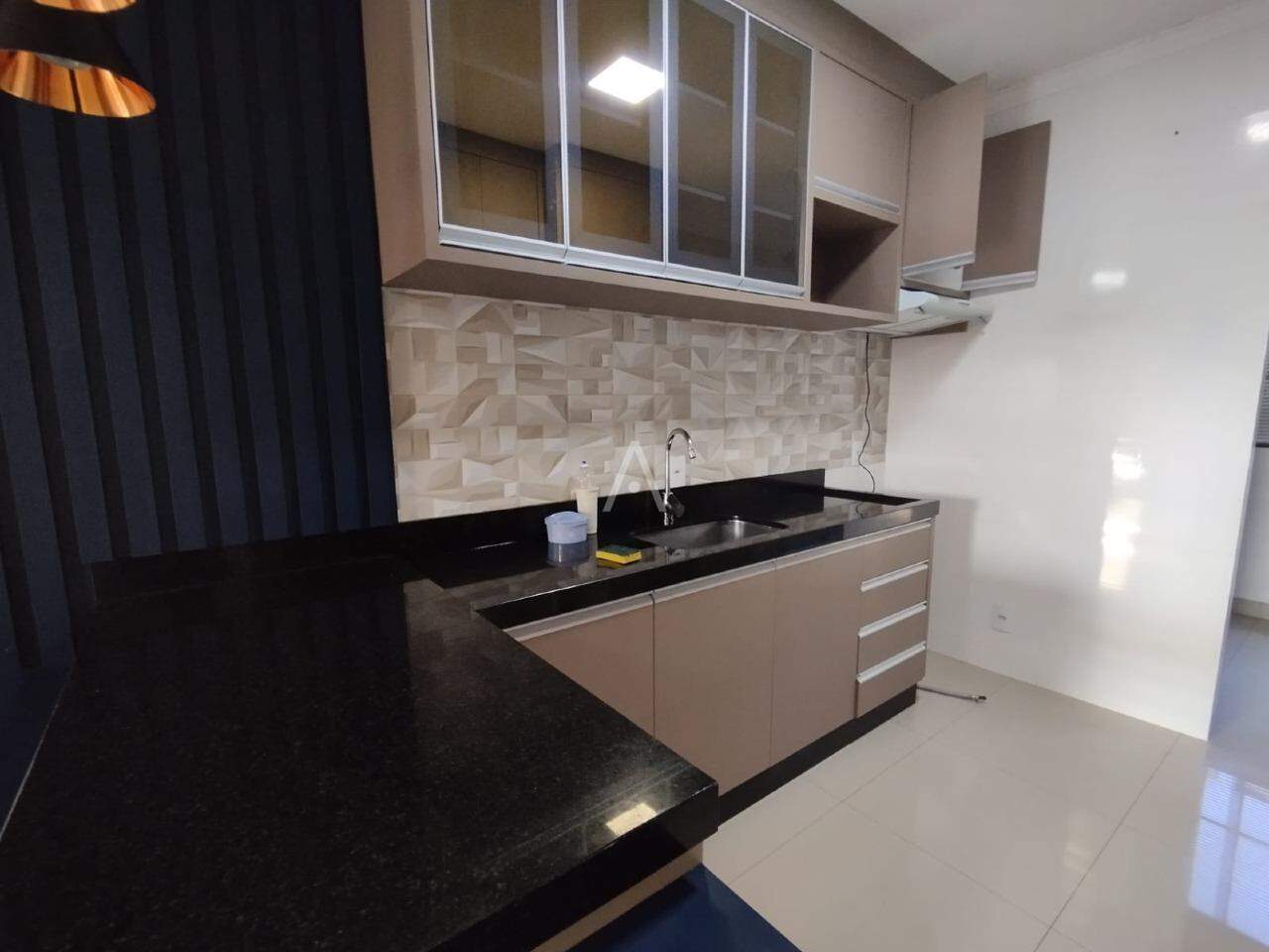 Casa Residencial para à venda no Bairro SANTA FELICIDADE em CASCAVEL: 