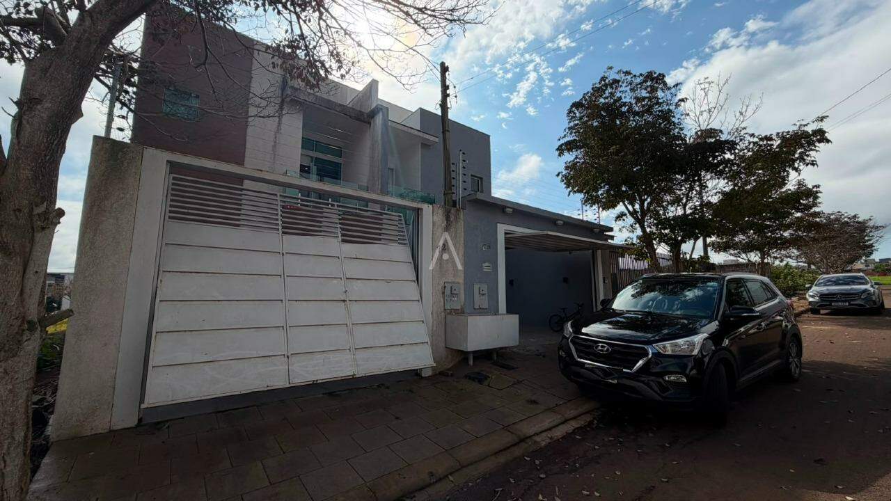 Sobrado para à venda no Bairro BELMONT em CASCAVEL: 
