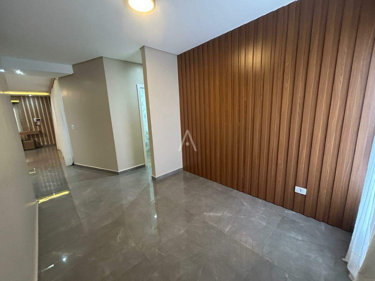 Casa Residencial para para aluguel no Bairro CENTRO em CASCAVEL: hall e entrada