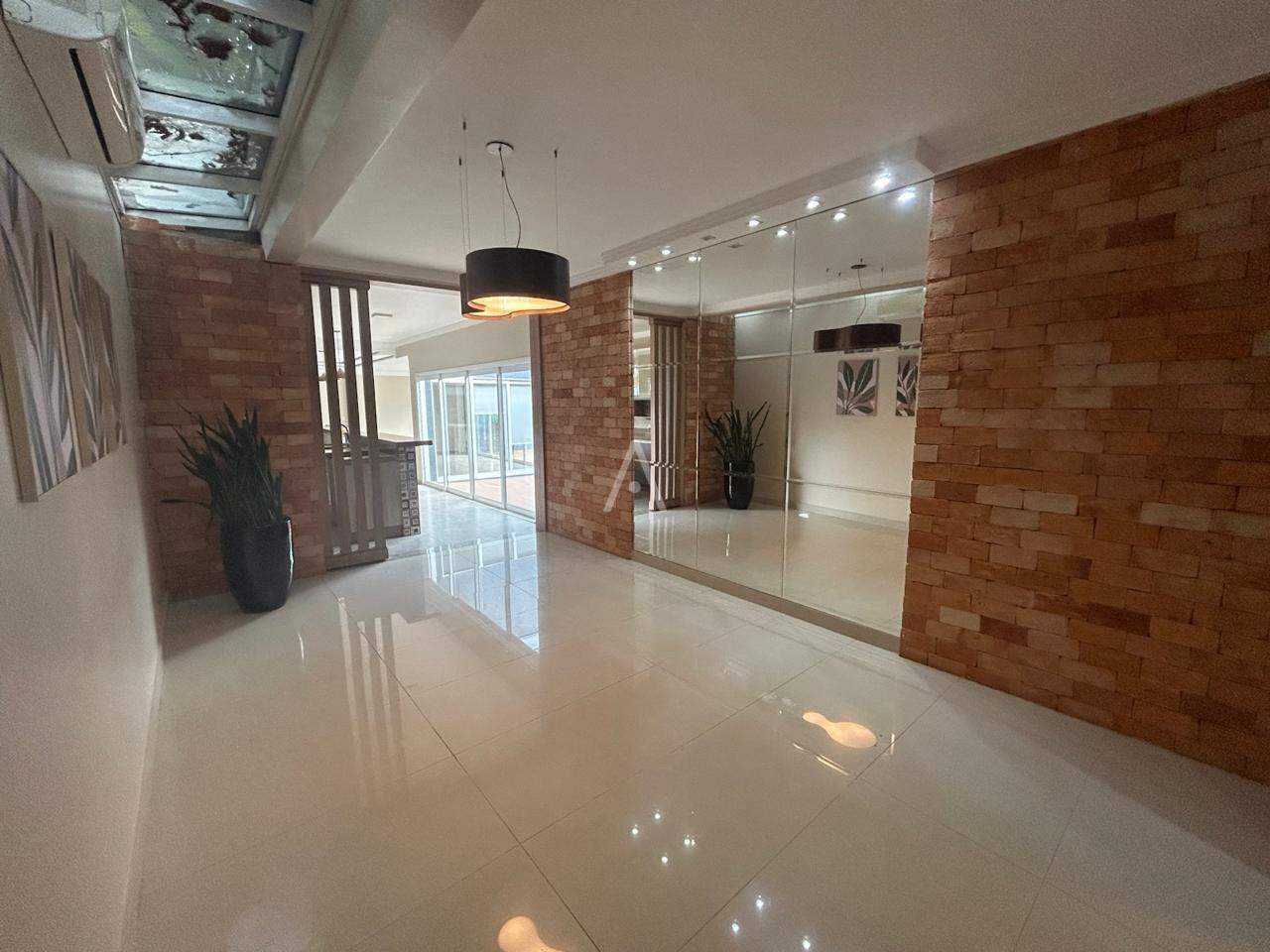 Casa Residencial para para aluguel no Bairro CENTRO em CASCAVEL: sala de jantar