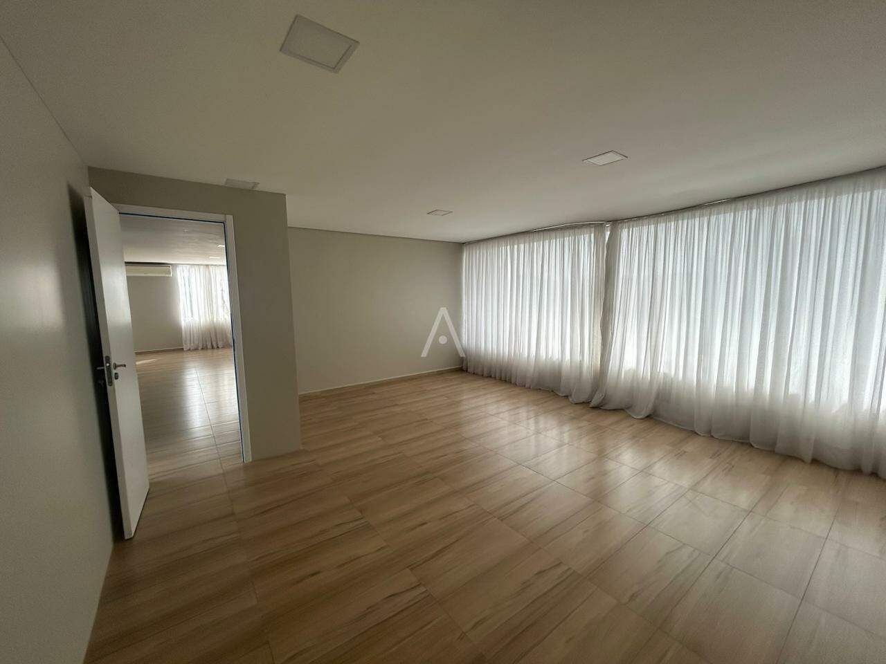 Casa Residencial para para aluguel no Bairro CENTRO em CASCAVEL: superior