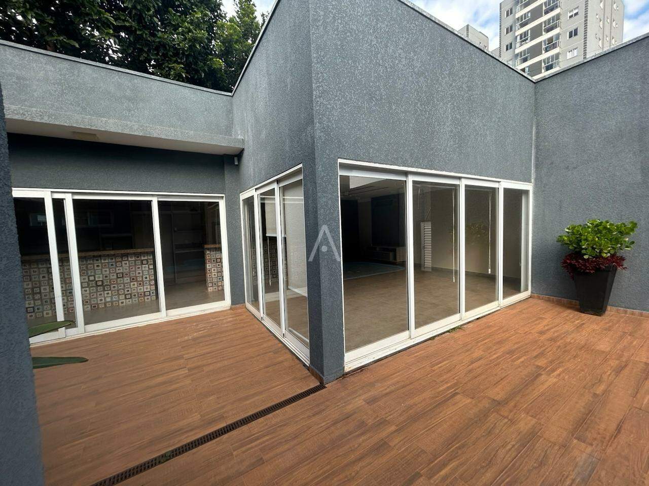 Casa Residencial para para aluguel no Bairro CENTRO em CASCAVEL: