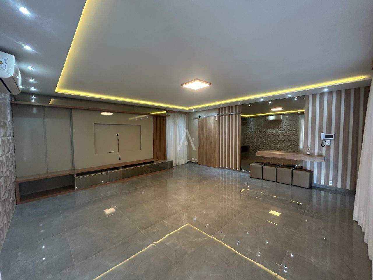 Casa Residencial para para aluguel no Bairro CENTRO em CASCAVEL: sala 