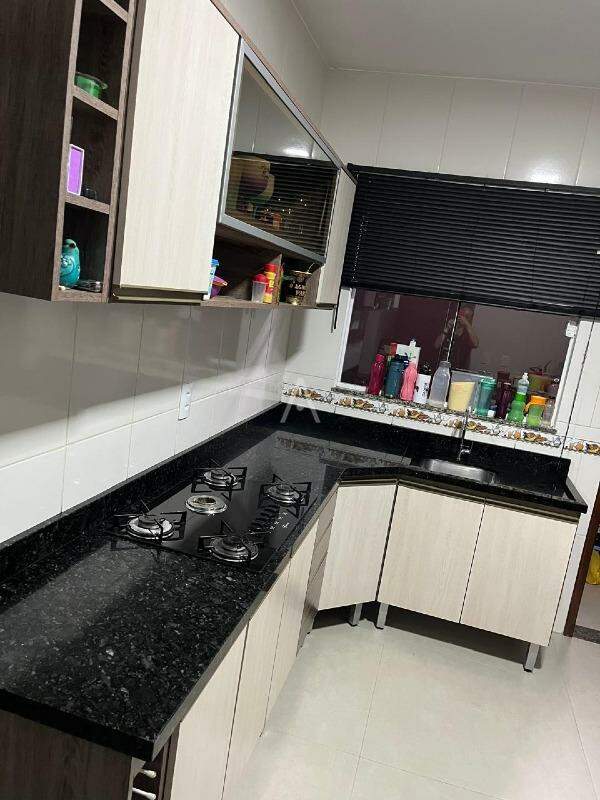 Casa Residencial para para aluguel no Bairro SANTA CRUZ em CASCAVEL: