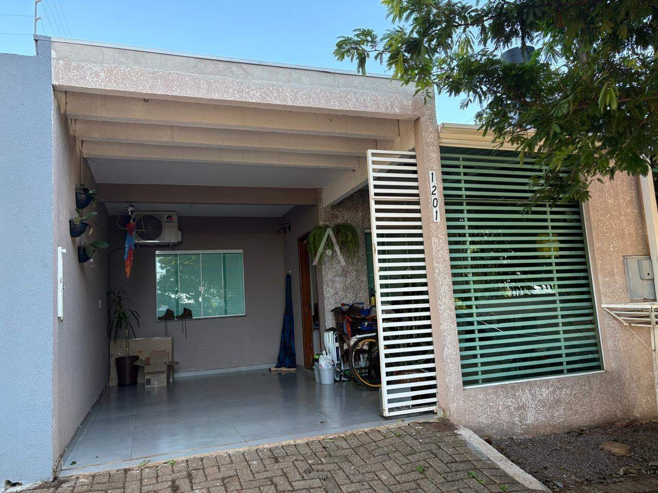 Casa Residencial para para aluguel no Bairro SANTA CRUZ em CASCAVEL: 