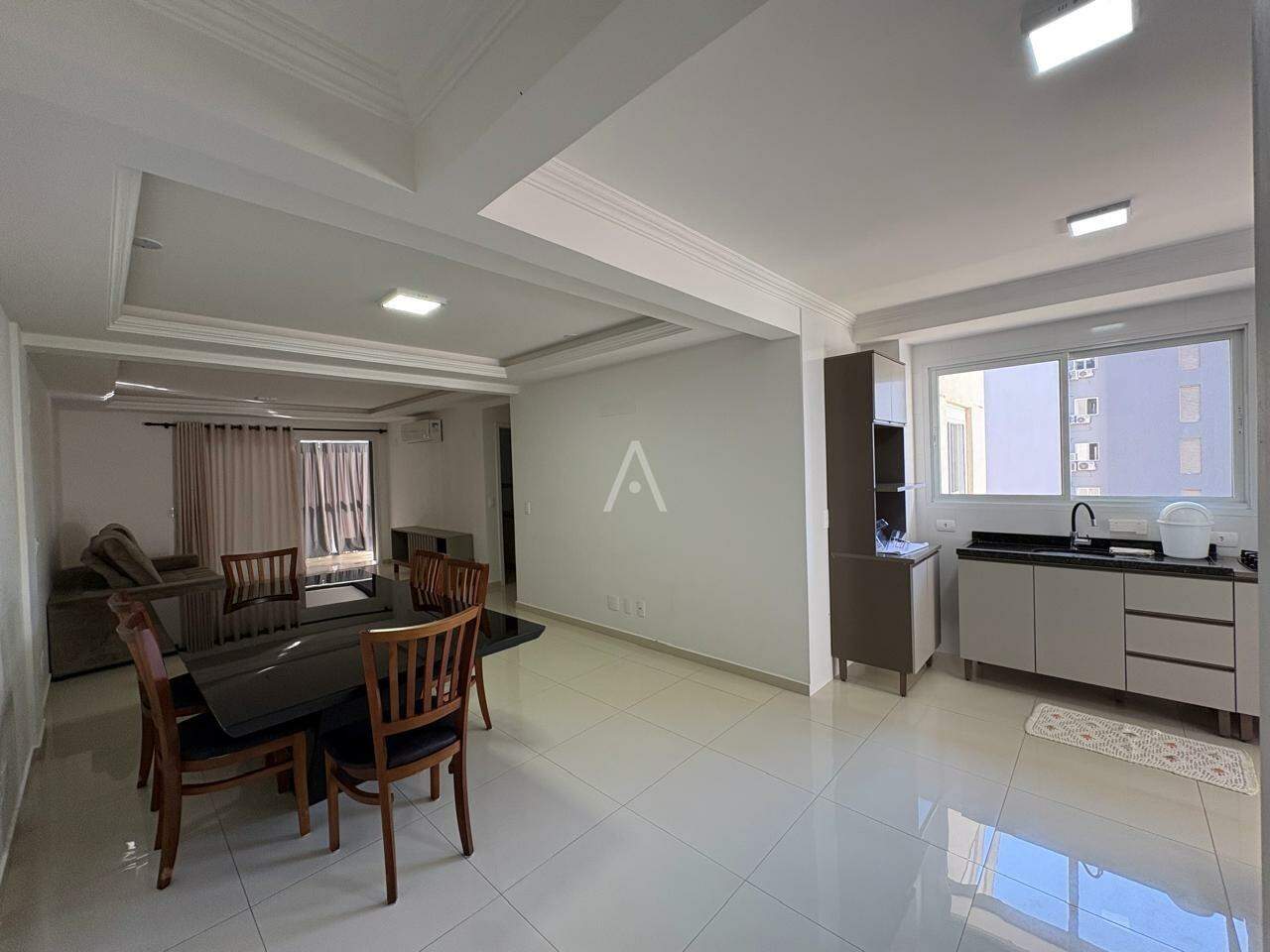 Apartamento para para aluguel no Bairro CENTRO em CASCAVEL: Sala jantar e tv