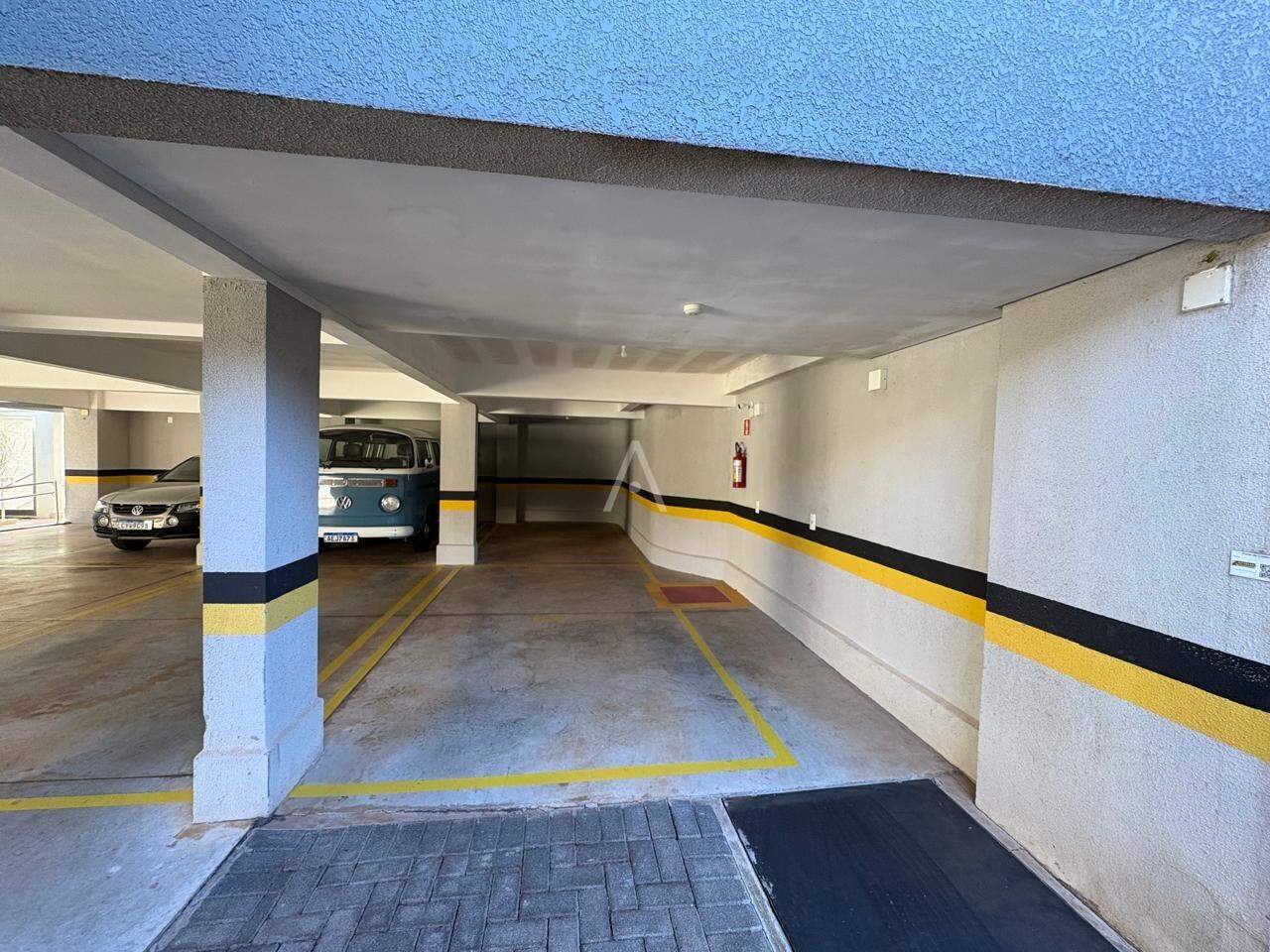 Apartamento para para aluguel no Bairro CENTRO em CASCAVEL: 2 vagas garagem