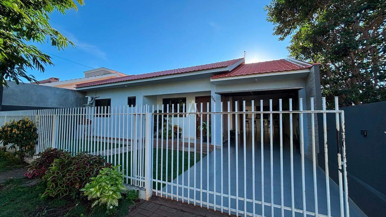 Casa Residencial para à venda no Bairro SEDE ALVORADA em CASCAVEL: 