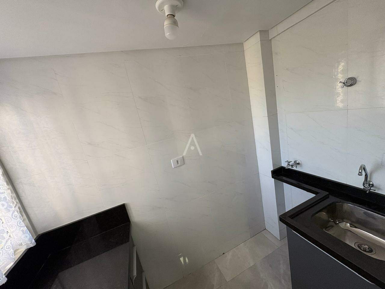Apartamento para para aluguel no Bairro COUNTRY em CASCAVEL: Área de serviço