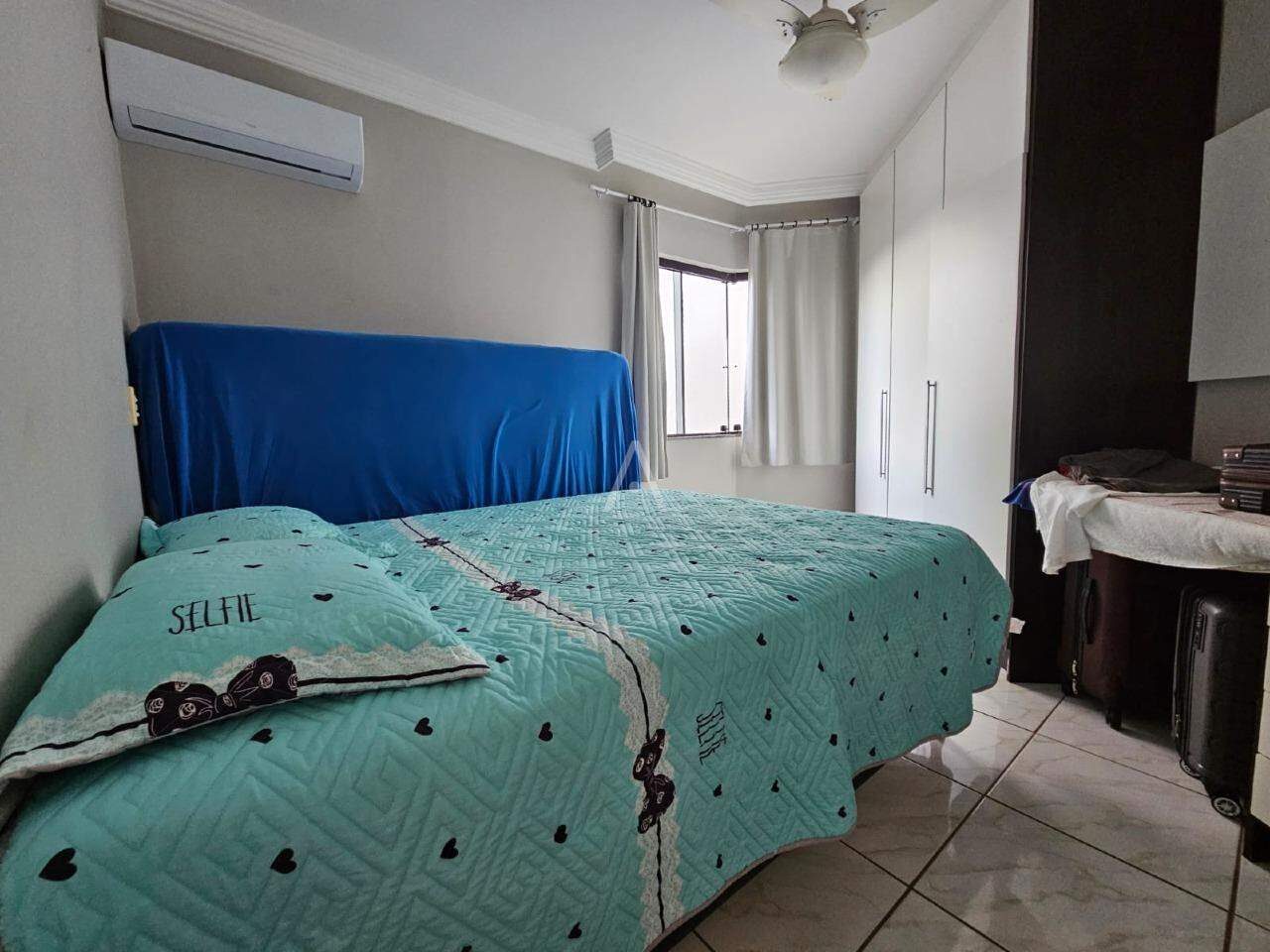 Sobrado para à venda no Bairro RECANTO TROPICAL em CASCAVEL: 