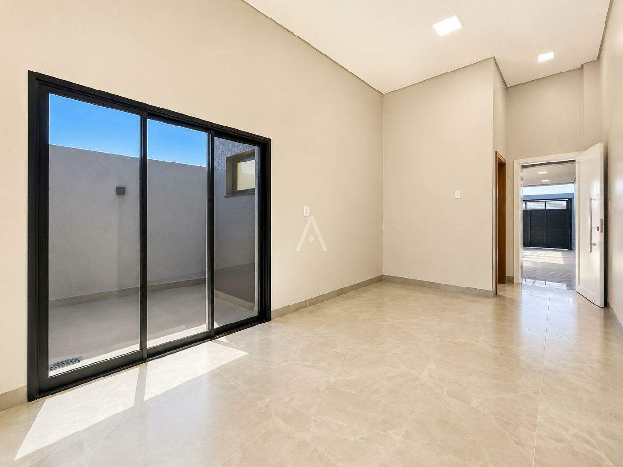 Casa Residencial para para aluguel no Bairro Cristo Rei em TOLEDO: 