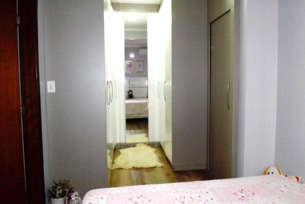 Sobrado para à venda no Bairro NEVA em CASCAVEL: 