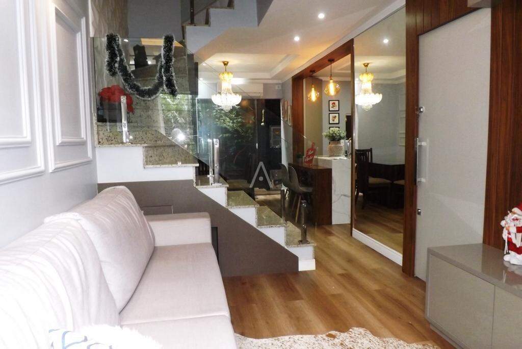 Sobrado para à venda no Bairro NEVA em CASCAVEL: 