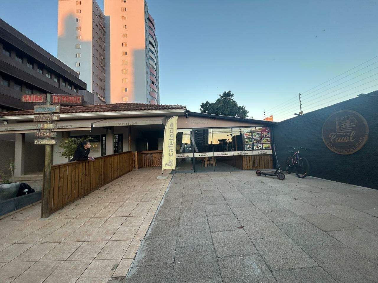 Casa Comercial para para aluguel no Bairro CENTRO em CASCAVEL: 