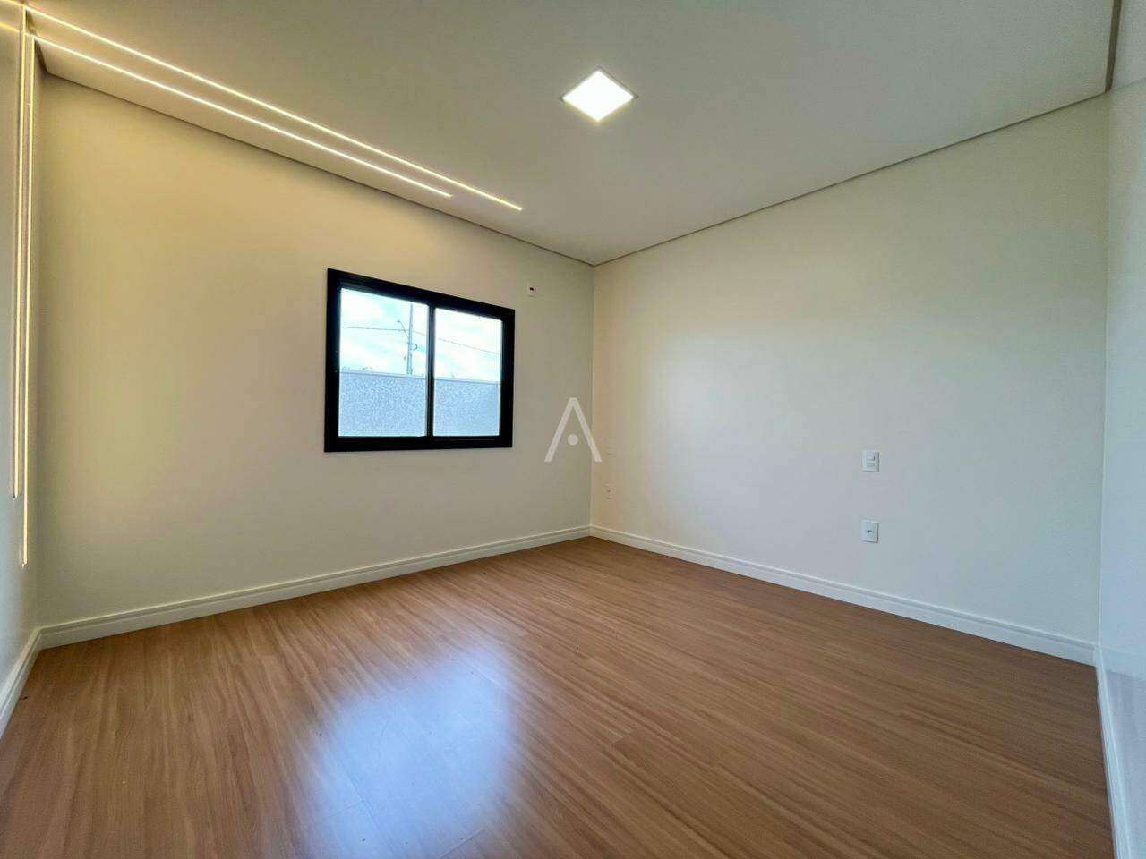 Casa Residencial para para aluguel no Bairro Cristo Rei em TOLEDO: Suíte