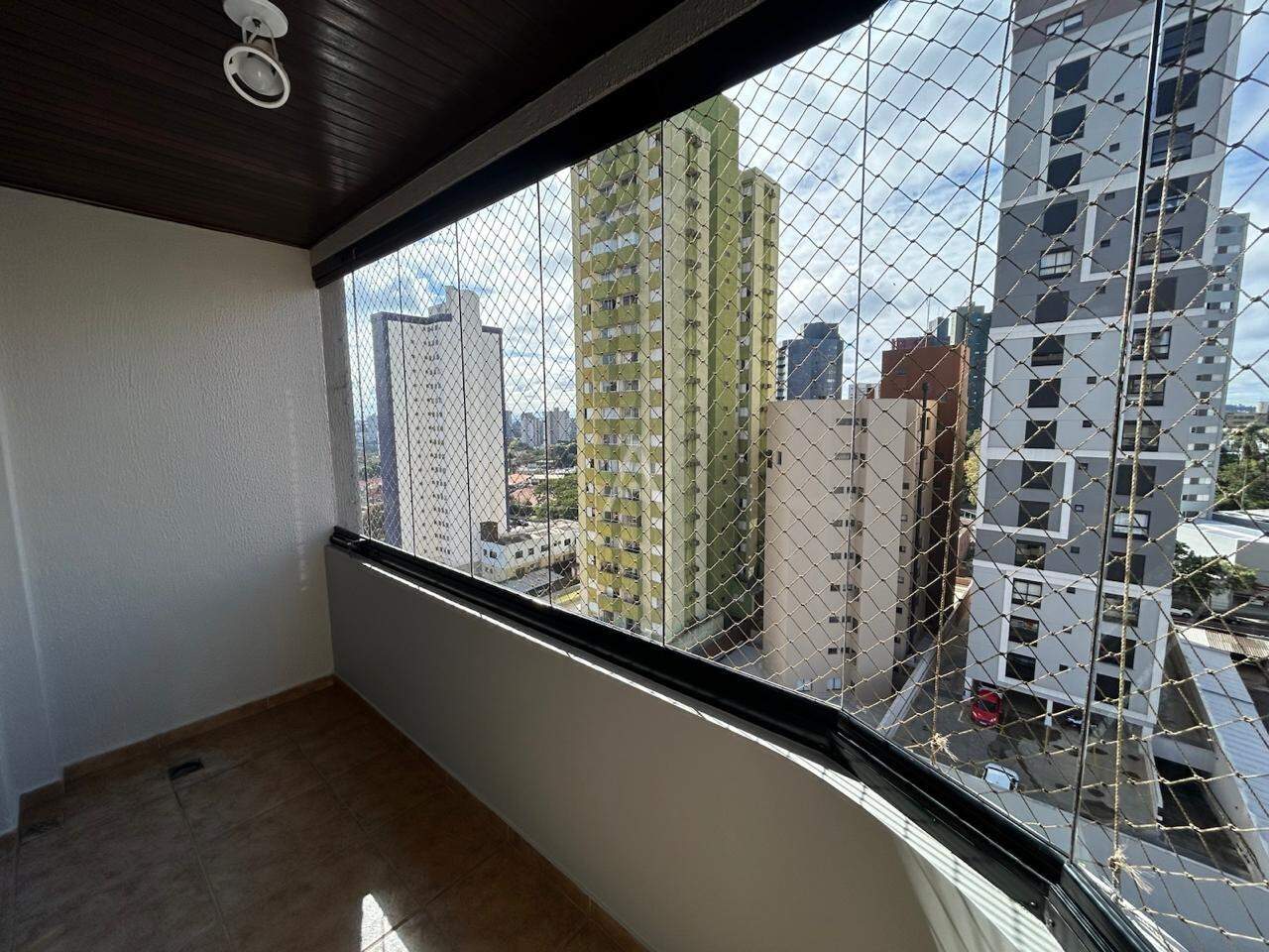 Apartamento para para aluguel no Bairro CENTRO em CASCAVEL: 