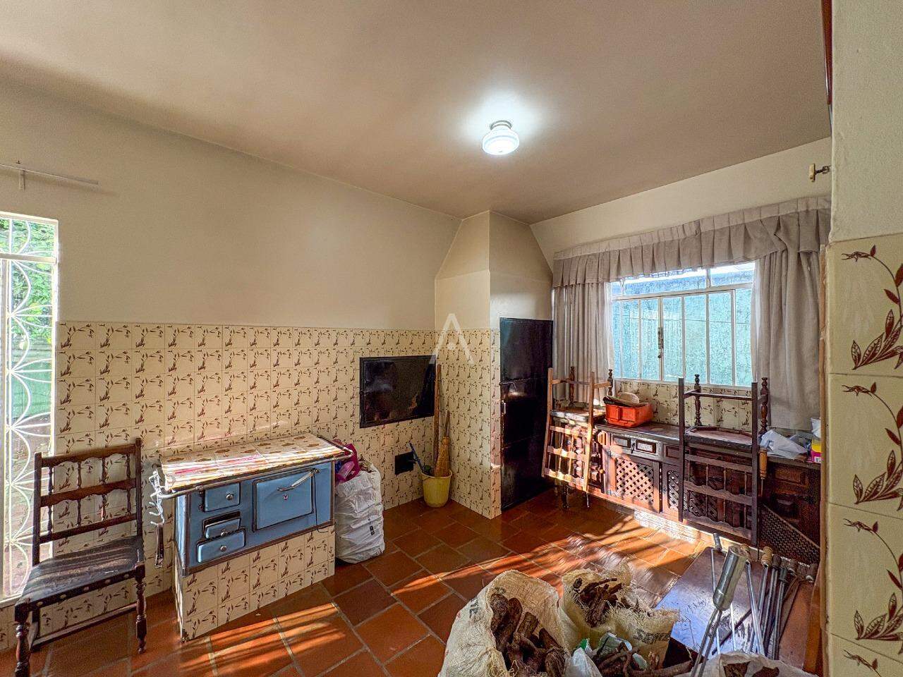 Casa Residencial para à venda no Bairro NEVA em CASCAVEL: 