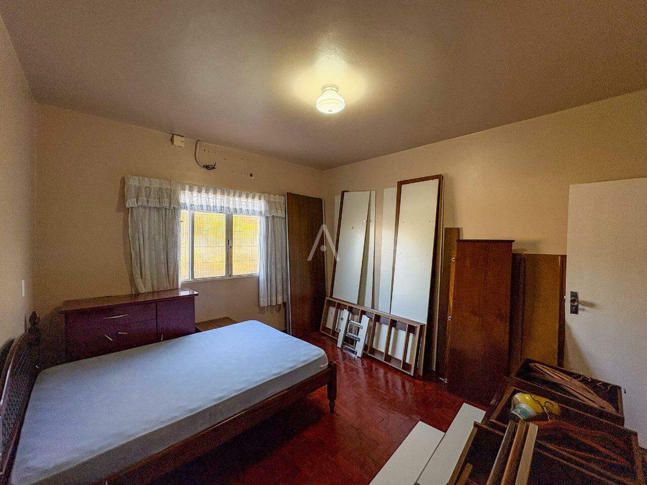 Casa Residencial para à venda no Bairro NEVA em CASCAVEL: 