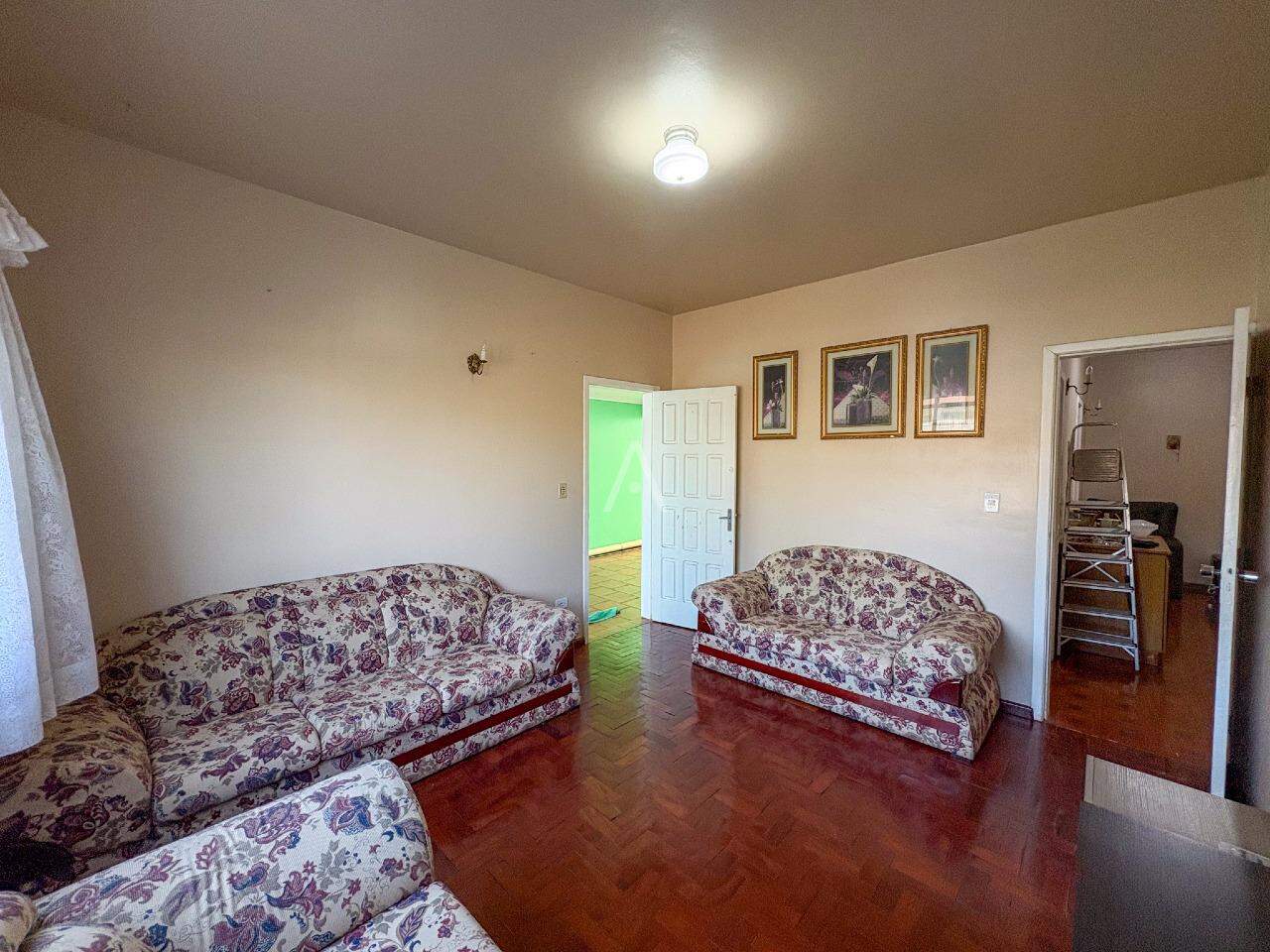Casa Residencial para à venda no Bairro NEVA em CASCAVEL: 