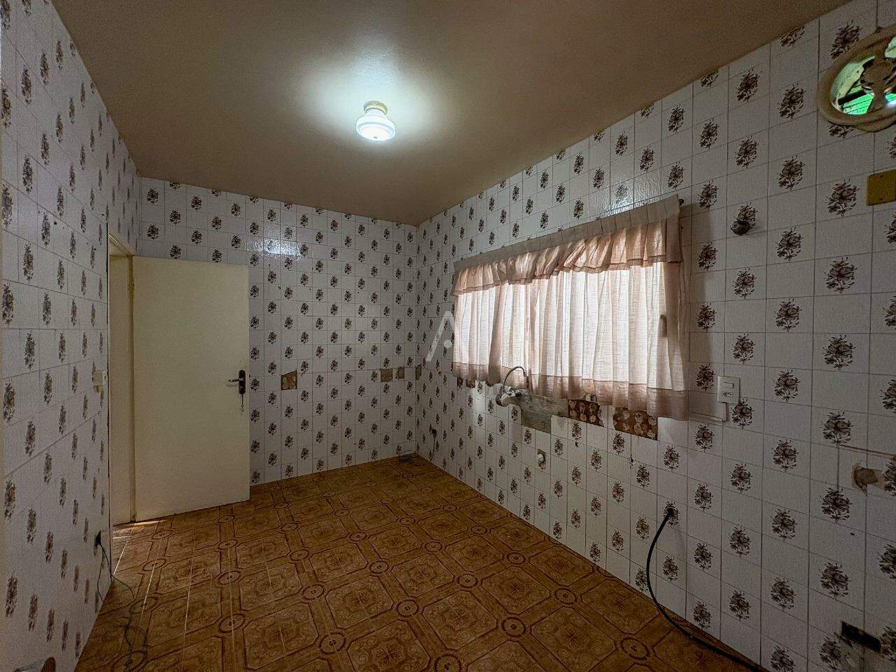 Casa Residencial para à venda no Bairro NEVA em CASCAVEL: 
