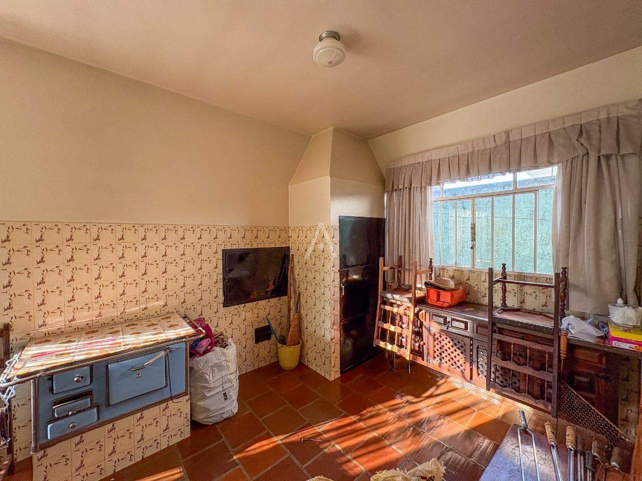 Casa Residencial para à venda no Bairro NEVA em CASCAVEL: 