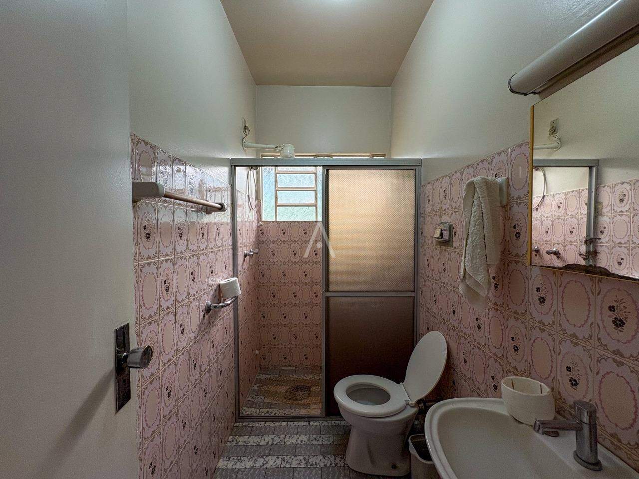 Casa Residencial para à venda no Bairro NEVA em CASCAVEL: 