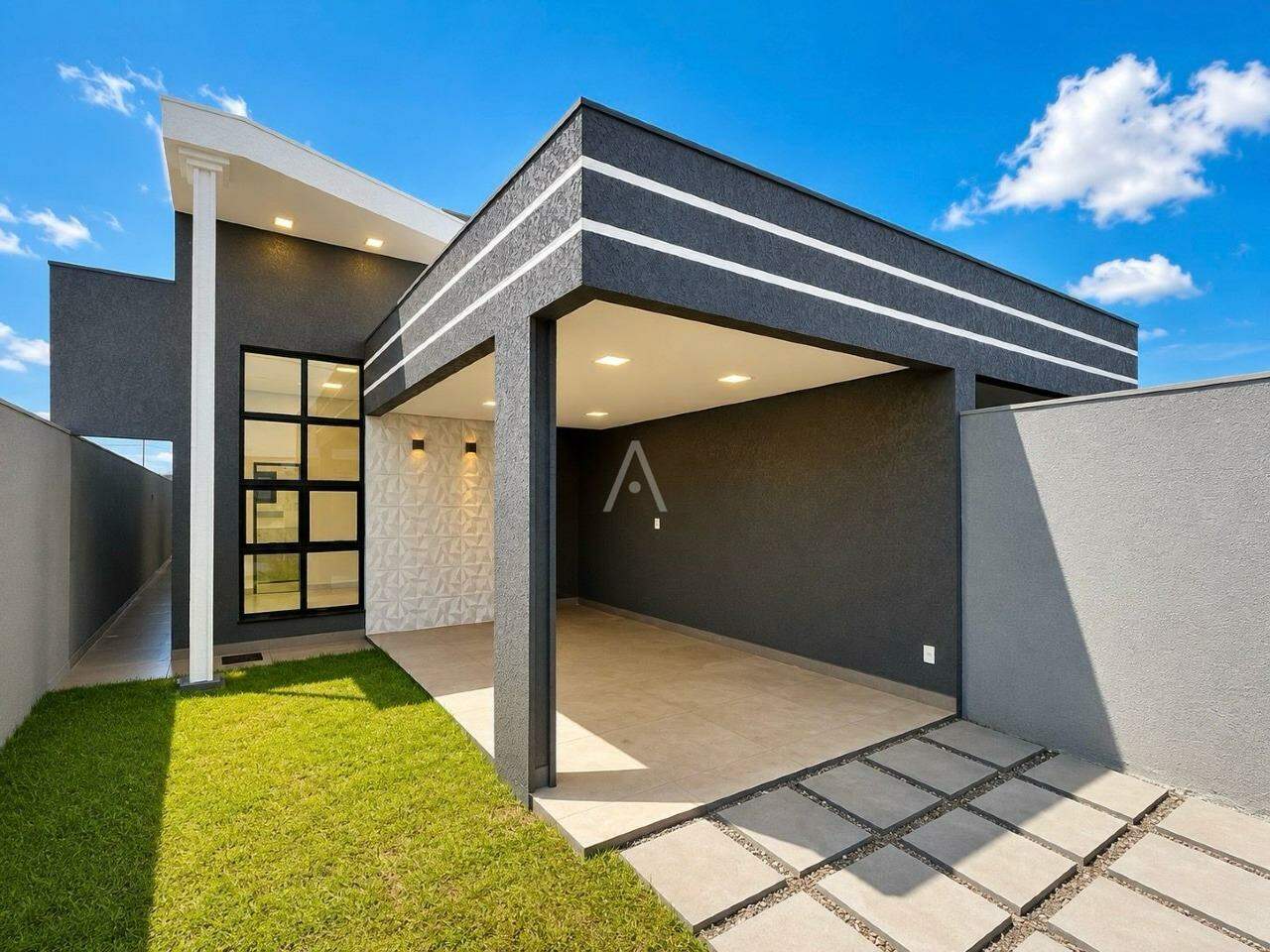 Casa Residencial para para aluguel no Bairro Cristo Rei em TOLEDO: 
