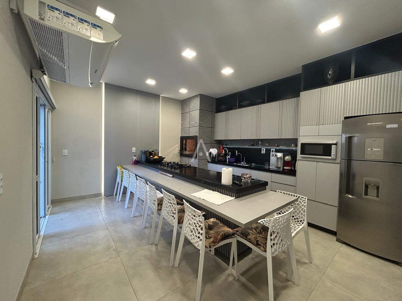 Casa Residencial para à venda no Bairro NEVA em CASCAVEL: