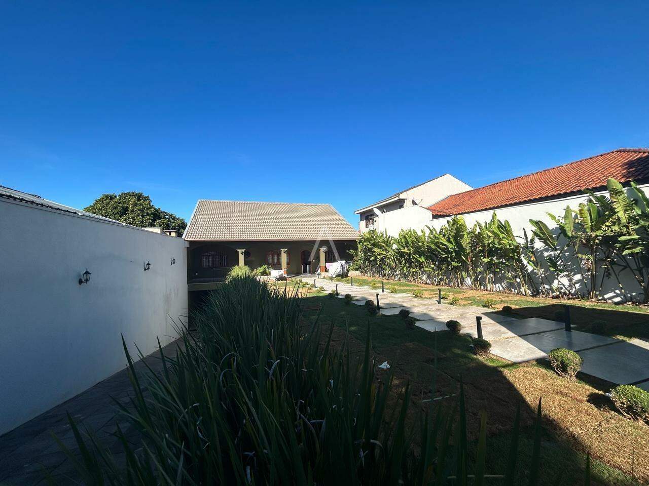 Casa Residencial para à venda no Bairro NEVA em CASCAVEL: 