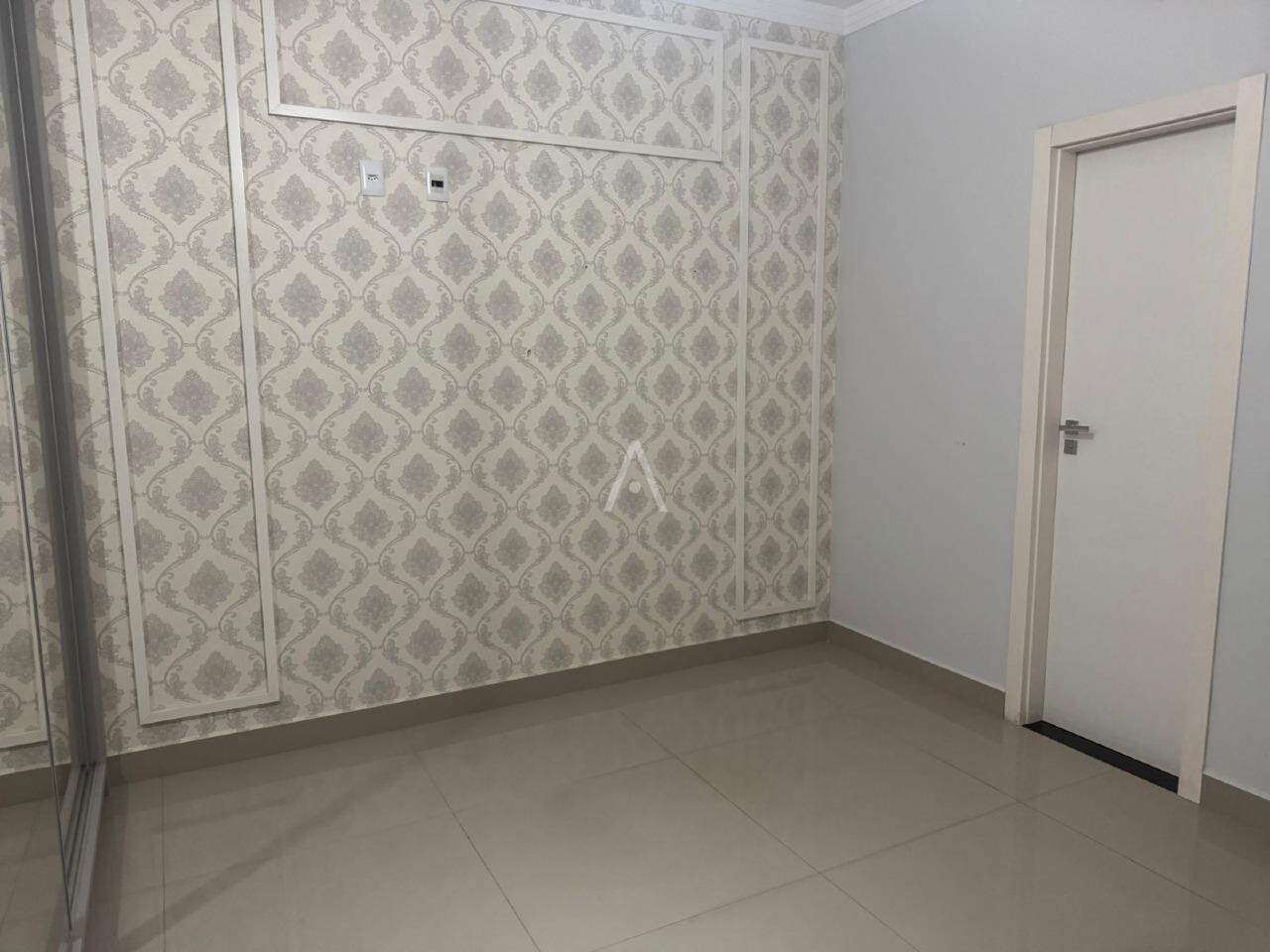 Sobrado para à venda no Bairro NEVA em CASCAVEL: