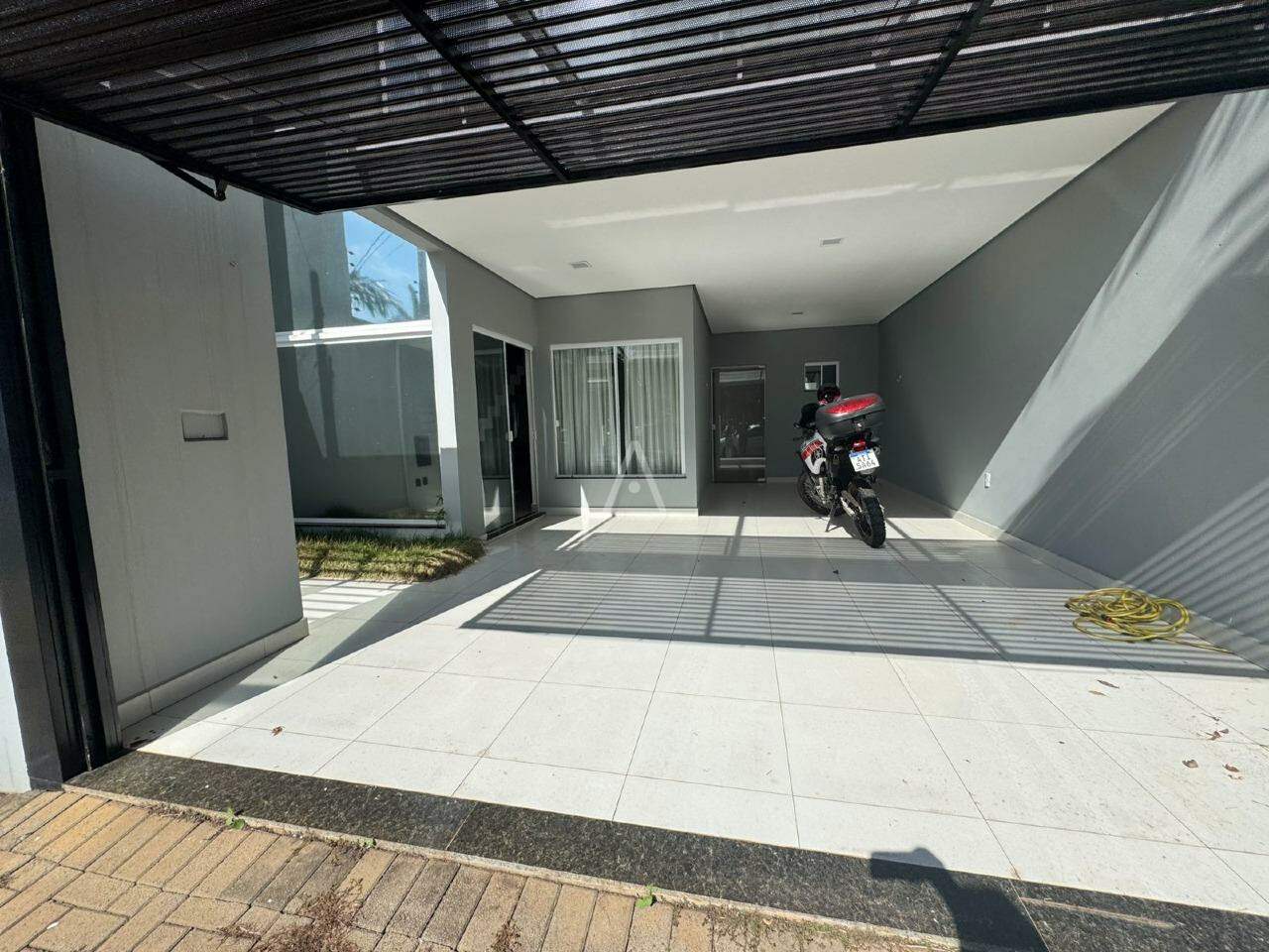 Sobrado para à venda no Bairro NEVA em CASCAVEL: