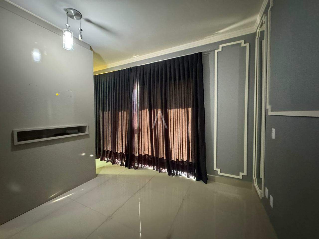 Sobrado para à venda no Bairro NEVA em CASCAVEL: