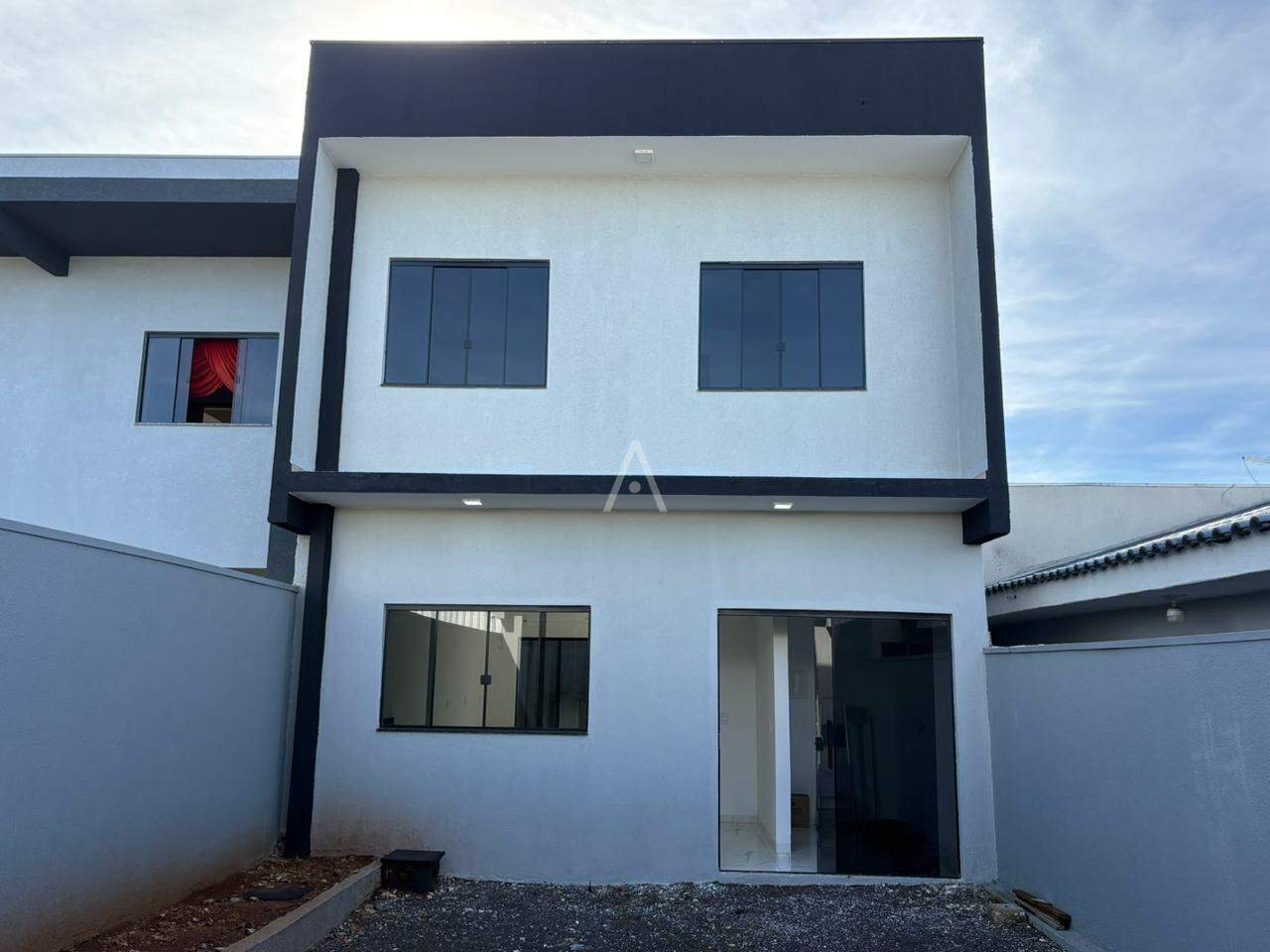 Sobrado para à venda no Bairro CASCAVEL VELHO em CASCAVEL: 