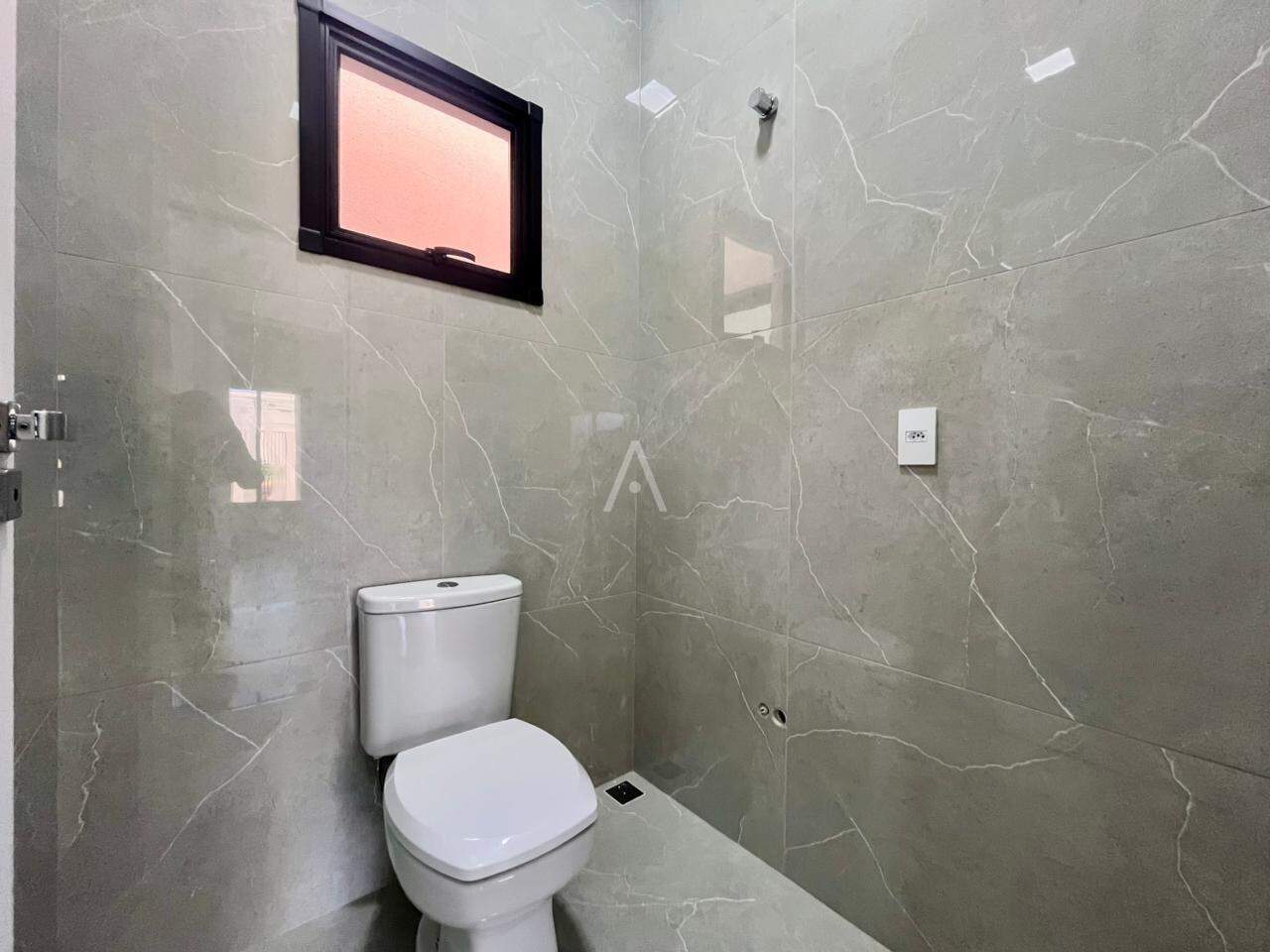 Casa Residencial para para aluguel no Bairro Jardim Parizotto em TOLEDO: Lavabo