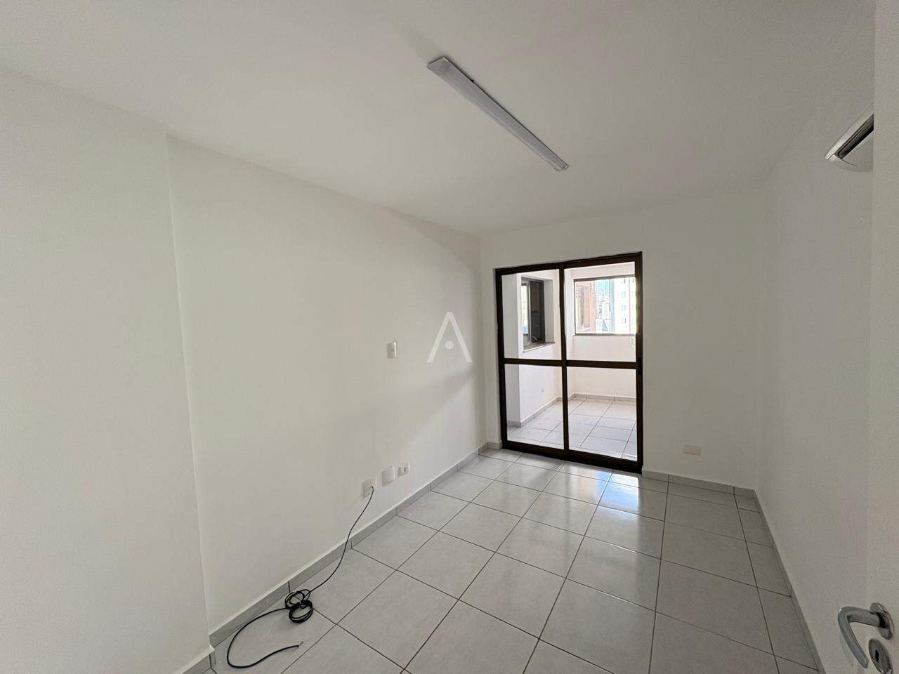 Apartamento para para aluguel no Bairro CENTRO em CASCAVEL: 2 Dormitório com ar condicionado