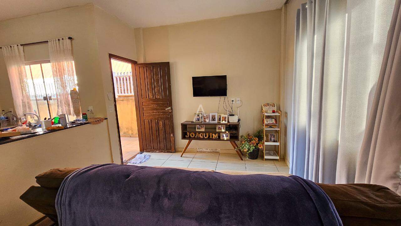 Casa Residencial para à venda no Bairro NEVA em CASCAVEL: 