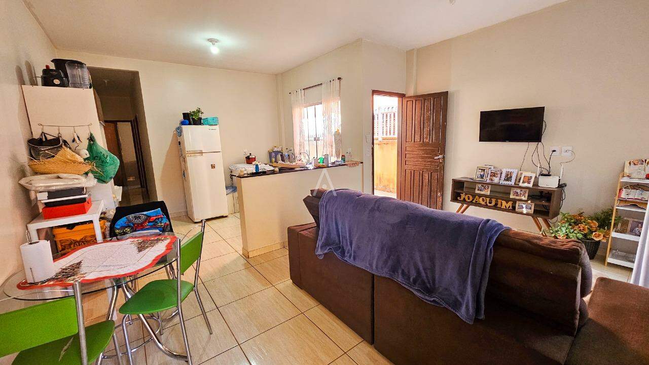 Casa Residencial para à venda no Bairro NEVA em CASCAVEL: 