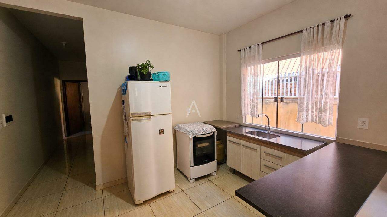 Casa Residencial para à venda no Bairro NEVA em CASCAVEL: