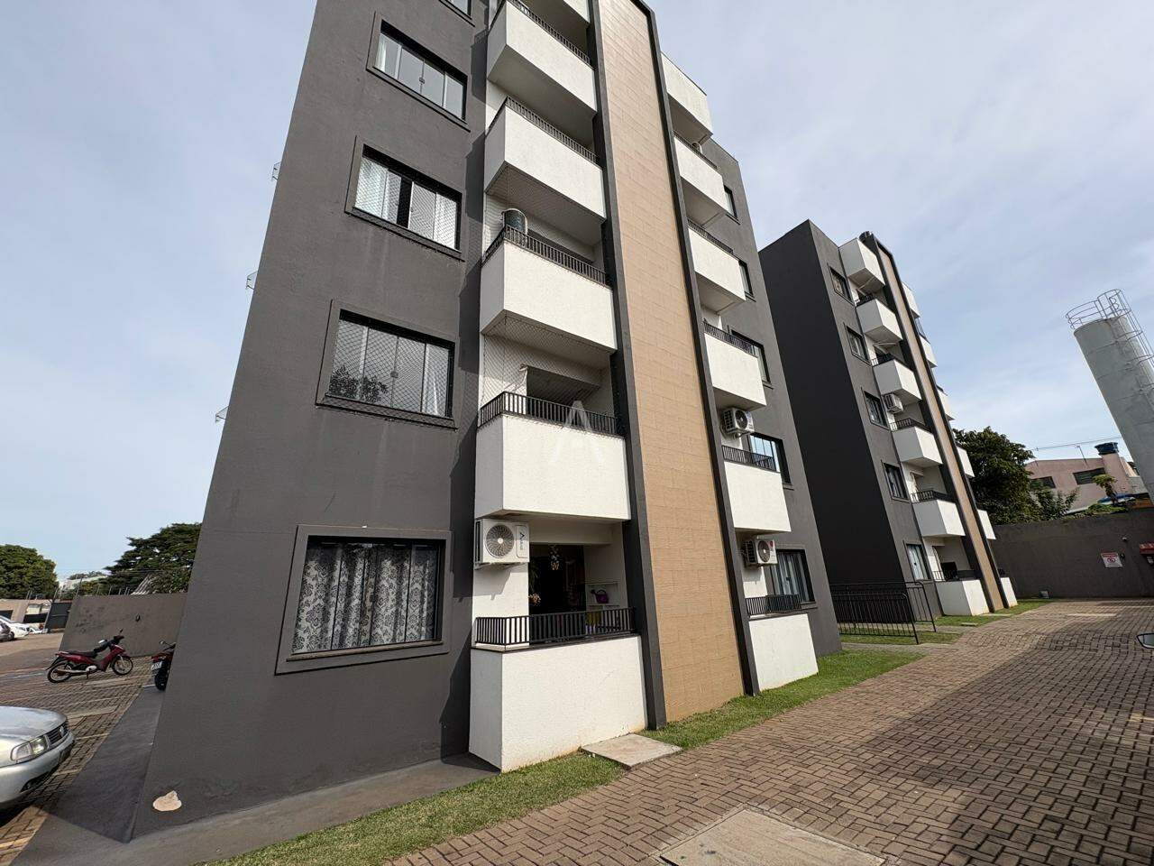 Apartamento para para aluguel no Bairro Brazmadeira em CASCAVEL: 