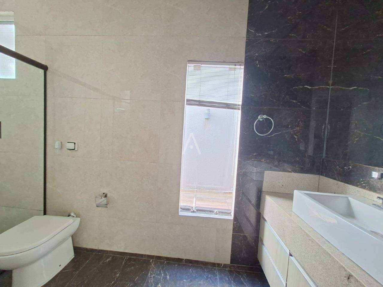 Casa Residencial para para aluguel no Bairro CATARATAS em CASCAVEL: