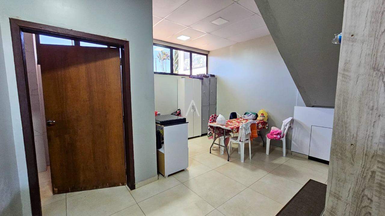 Barracão Comercial para à venda no Bairro CANADA em CASCAVEL: