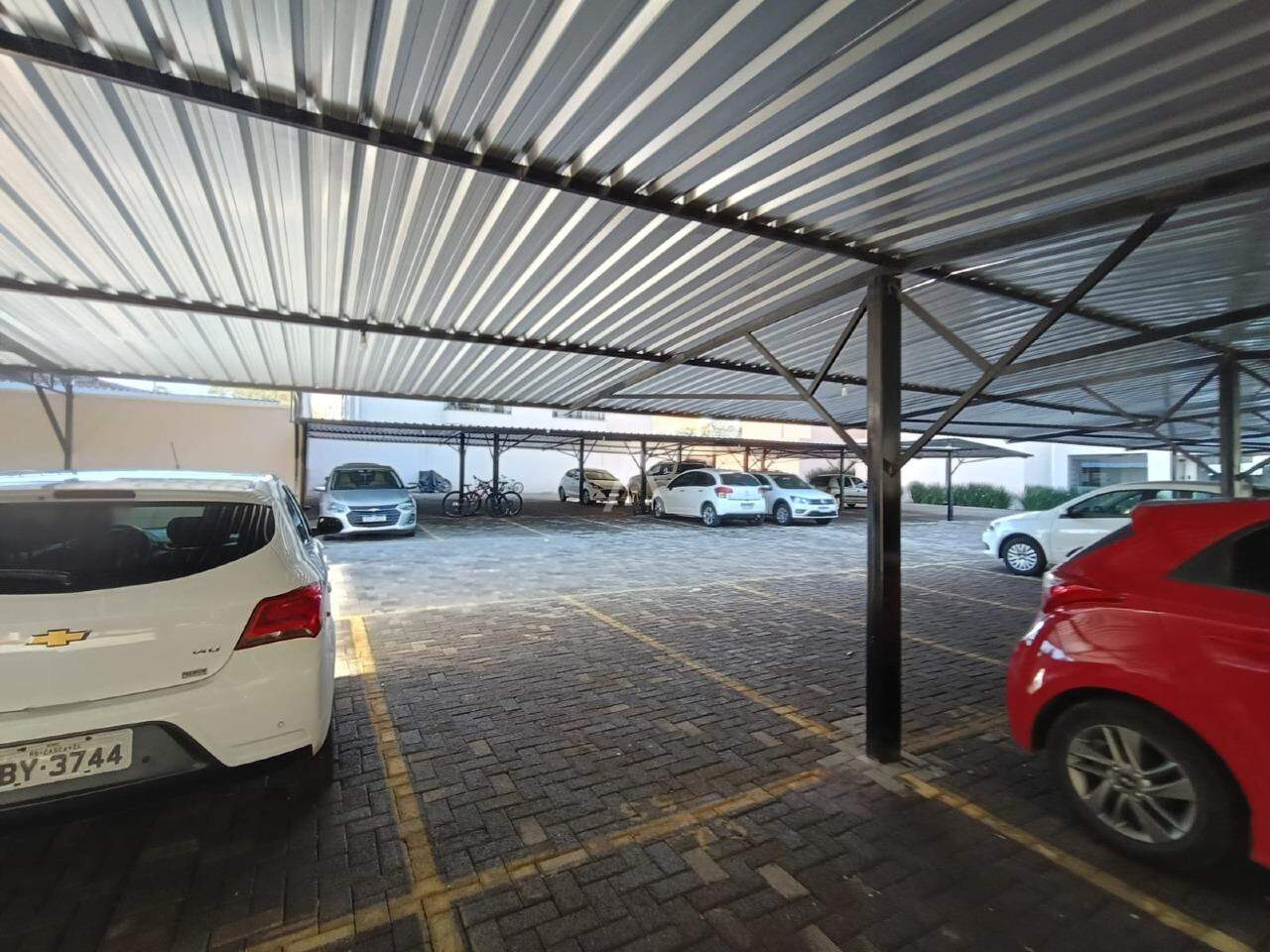 Apartamento para para aluguel no Bairro Pioneiros Catarinenses em CASCAVEL: 