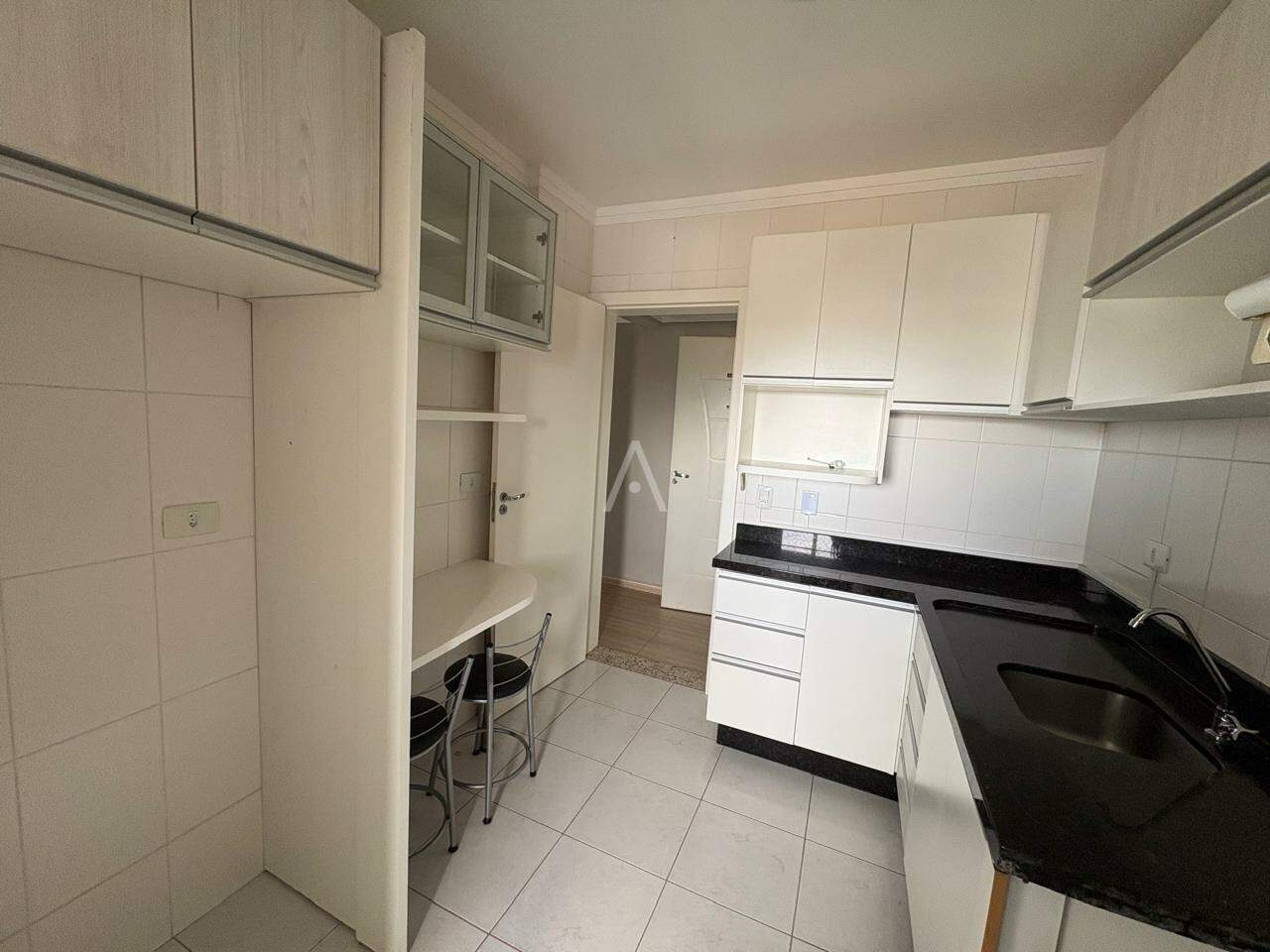 Apartamento para para aluguel no Bairro CENTRO em CASCAVEL: 