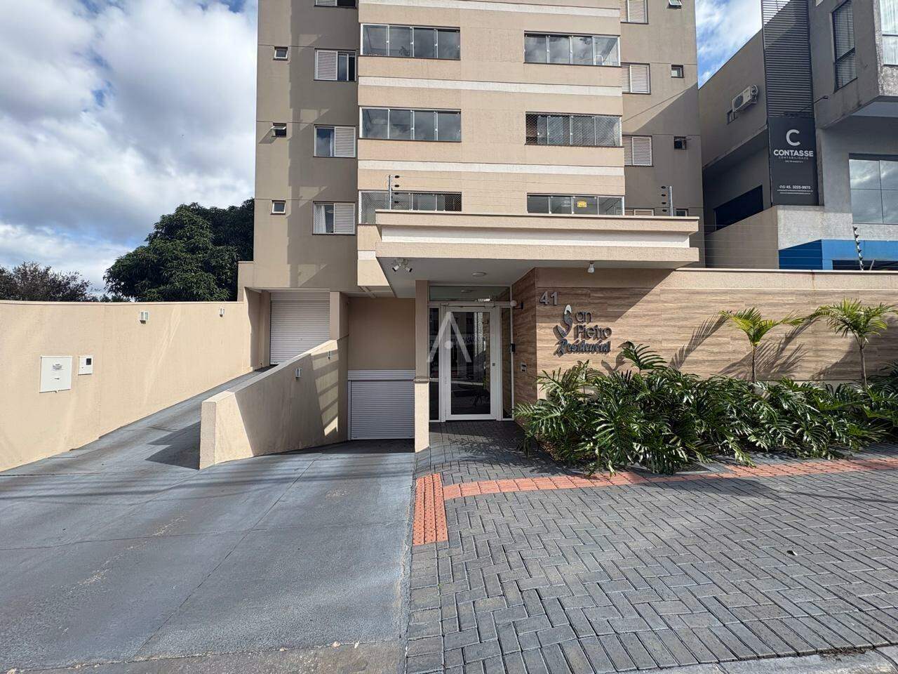 Apartamento para para aluguel no Bairro CENTRO em CASCAVEL: 