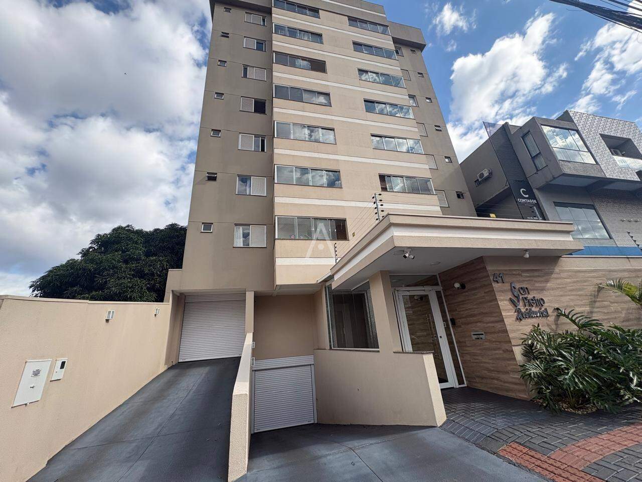Apartamento para para aluguel no Bairro CENTRO em CASCAVEL: 