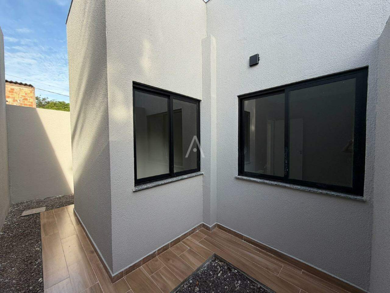 Casa Residencial para à venda no Bairro ESMERALDA em CASCAVEL: 