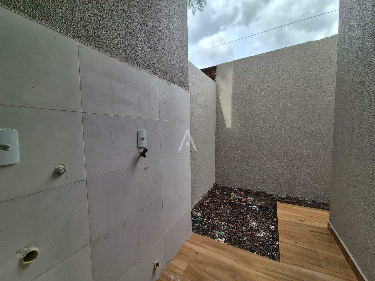 Casa Residencial para à venda no Bairro ESMERALDA em CASCAVEL: 