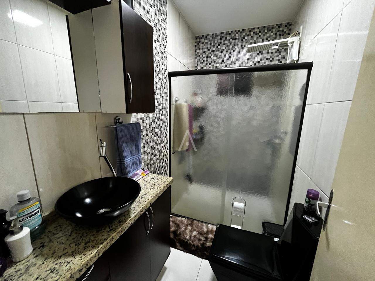 Casa Residencial para à venda no Bairro FLORESTA em CASCAVEL: